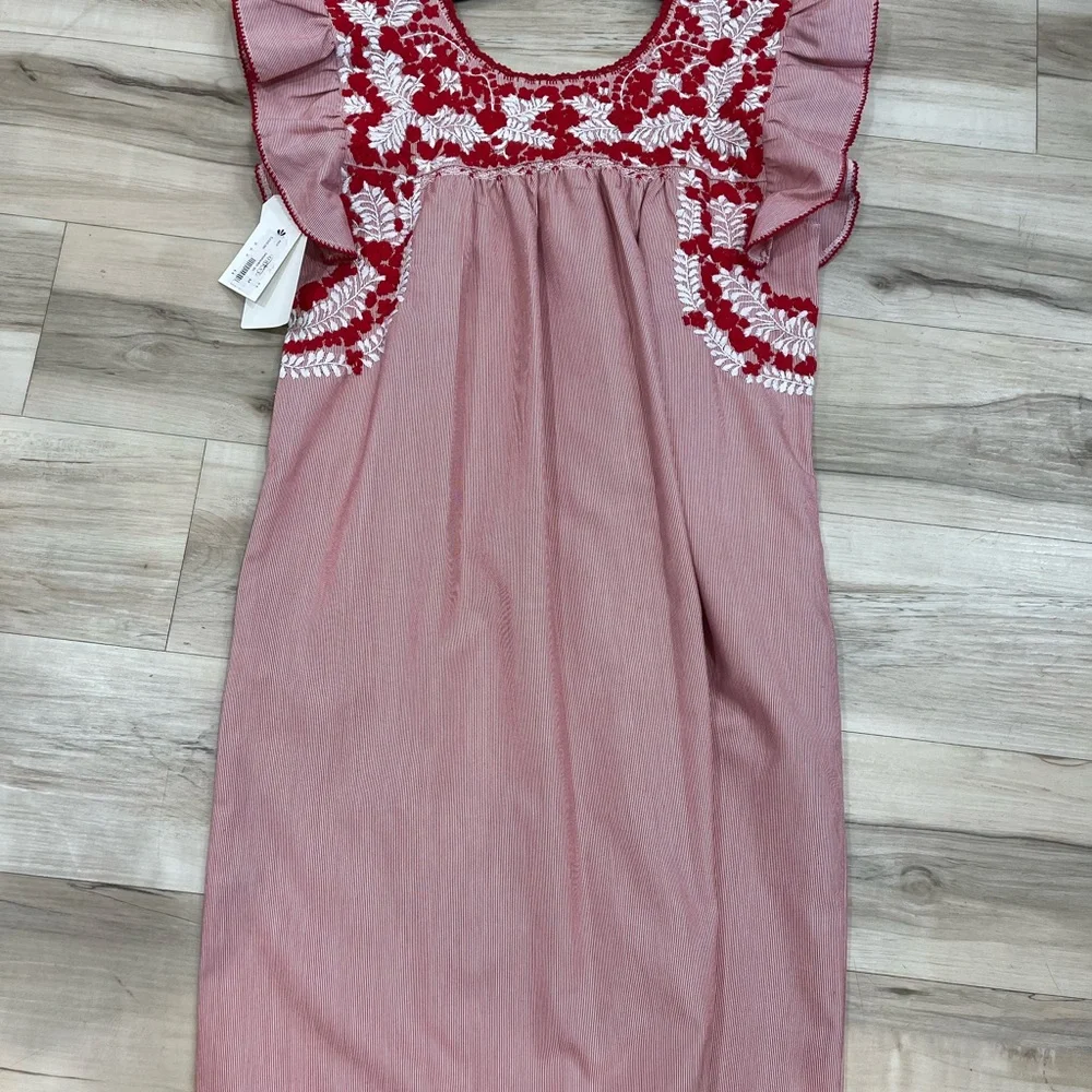 Chic Ruffled Mini Dress with Embroidery - Picture 2 of 4